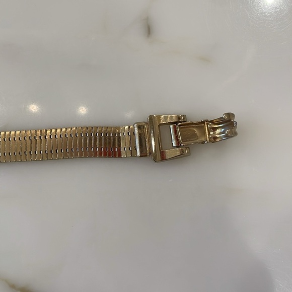 Coro Vintage Gold Tone Collar Necklace—BEAUTIFUL!!  Excellent Condition! - Picture 7 of 10